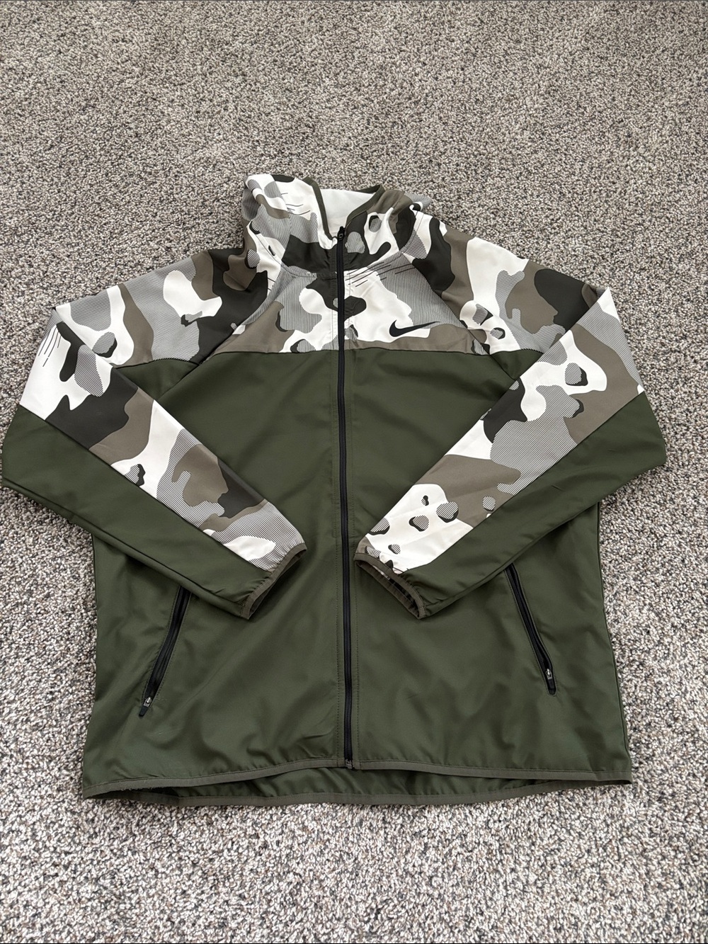 Nike Men’s Olive Green Camo Hooded Windbreaker
